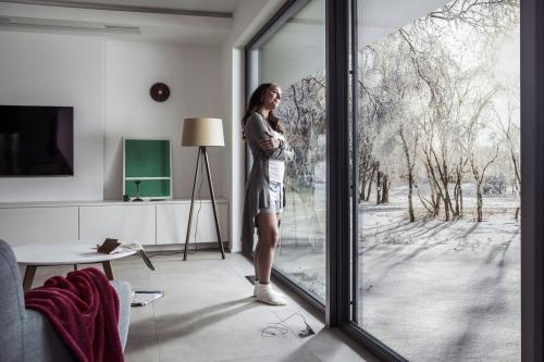 Конструкция раздвижных окон на балконе. Виды 13