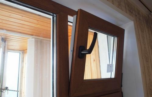 Деревянные окна с форточкой. Деревянные стеклопакеты с форточкой. Преимущества и недостатки конструкции