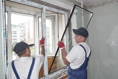 Замена стекла в стеклопакете самостоятельно. Вытаскиваем поврежденное стекло