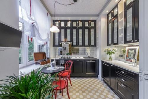 Короткие шторы и занавески на кухню. Особенности штор для кухни