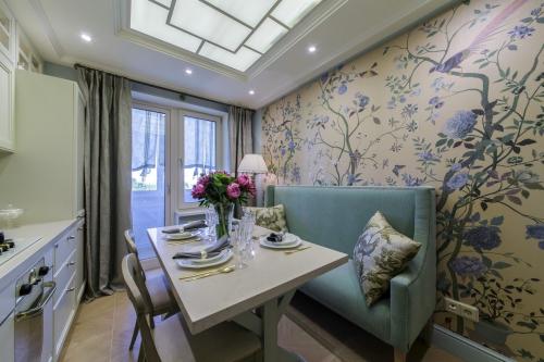 Короткие шторы и занавески на кухню. Особенности штор для кухни