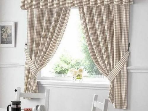 Шторы для маленькой кухни. Какие варианты штор подойдут лучше всего