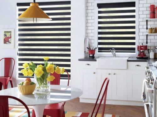 Шторы на маленькую кухню 2021. Цвет