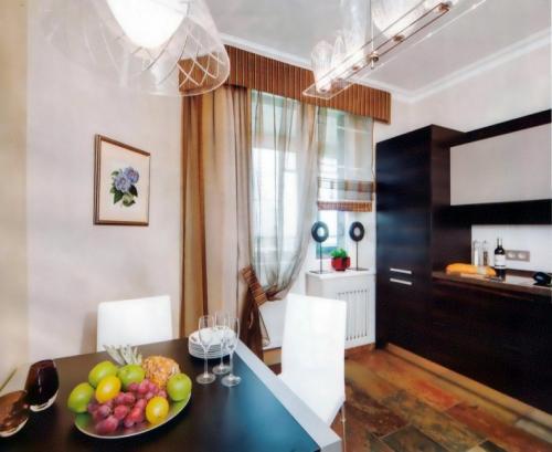 Красивые шторы на кухню. Виды занавесок для кухни