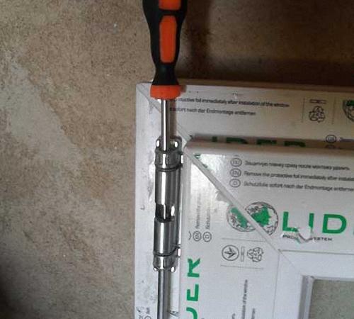 Как снять створку окна. Снятие оконных створок