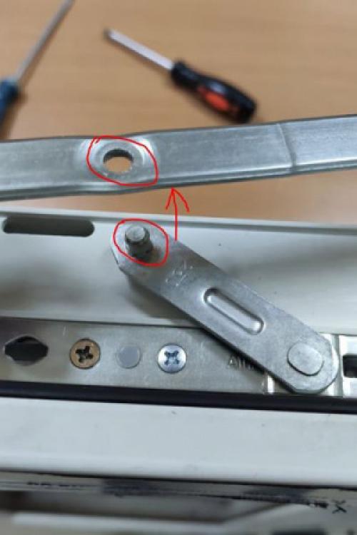 Как снять створку пластикового окна с петель. Как снять пластиковое окно окно с петель 09