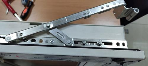 Как снять створку пластикового окна с петель. Как снять пластиковое окно окно с петель 08