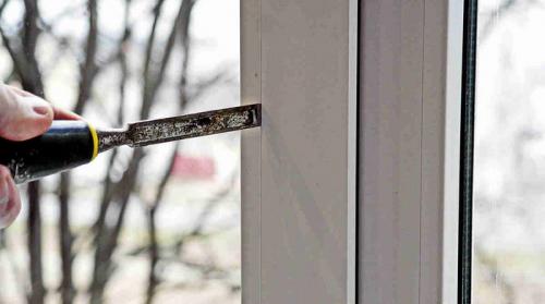 Как снять штапик с пластикового окна?