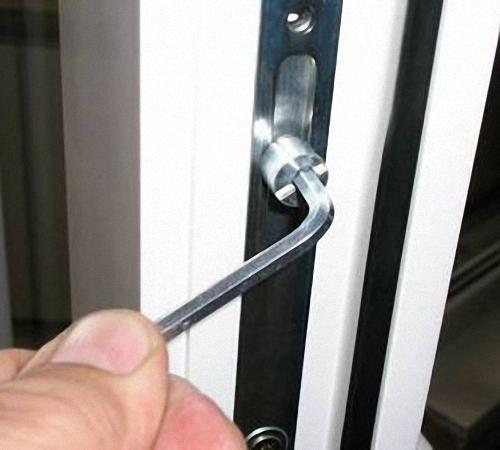 Как снять откидную створку пластикового окна. Снятие оконных створок