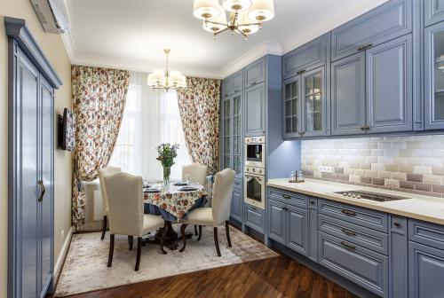 Кухня в английском деревенском стиле. Подбор мебели