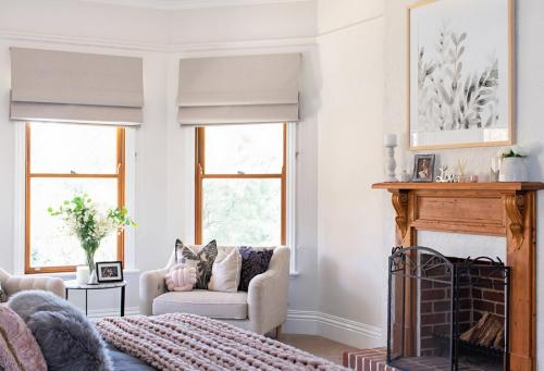 Выбор штор под стиль гостиной. Как выбрать шторы в гостиную: фото, советы дизайнеров 16 Выбор штор под стиль гостиной. Как выбрать шторы в гостиную: фото, советы дизайнеров 16