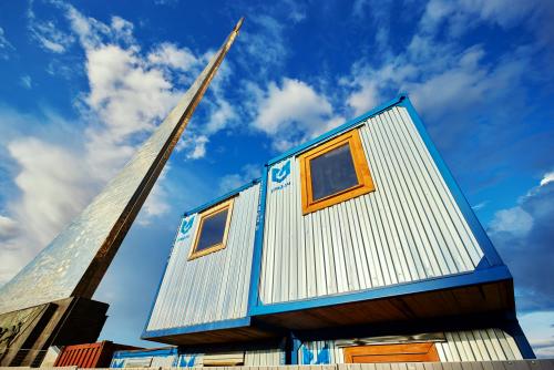 Установка окна в бытовку. Какие окна подходят для установки в бытовке