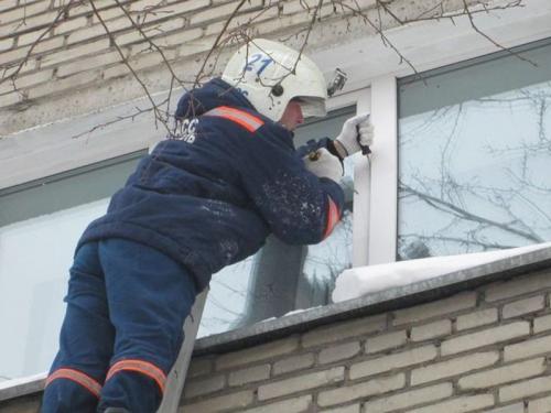 Как открыть пластиковое окно снаружи