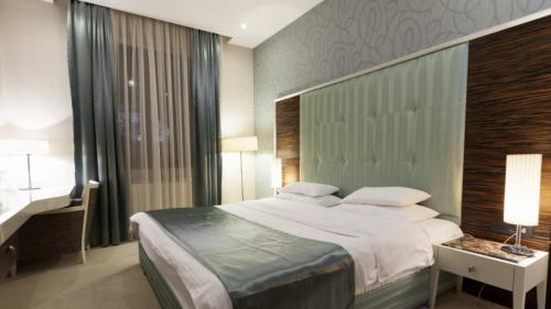 Как правильно подобрать шторы под мебель или обои. Под обои или под мебель: как подобрать цвет штор