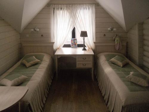 Шторы в деревянном доме. Какие стили штор подходят для деревянного дома?