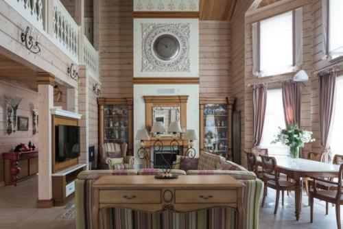 Шторы в деревянном доме. Как выбрать шторы в деревянный дом: фото дизайнерских решений