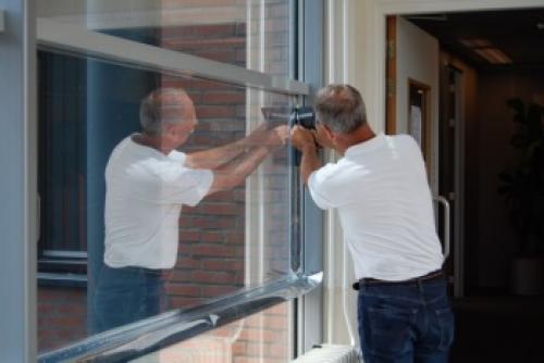 Как самостоятельно снять стекло в пластиковом окне. Извлечение стеклопакета 05 Как самостоятельно снять стекло в пластиковом окне. Извлечение стеклопакета 05