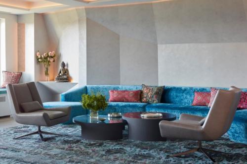 Обои в зал 2023. Топ трендовых цветов 2023