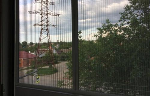 Москитная сетка на раздвижные окна на балконе. Можно ли устанавливать на подобной конструкции? 19 Москитная сетка на раздвижные окна на балконе. Можно ли устанавливать на подобной конструкции? 19