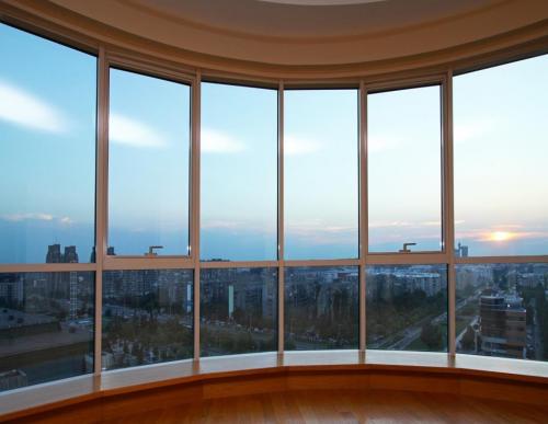 Установка деревянных окон в каркасном доме. Выбор лучших окон для каркасника и установка