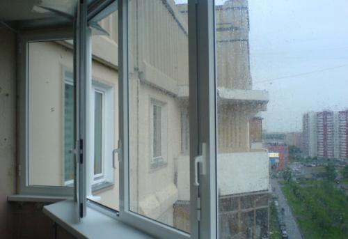 Установка раздвижных окон на лоджии. Пластиковые раздвижные окна 05