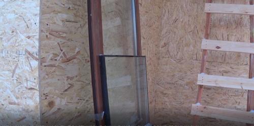 Установка пластиковых окон своими руками в каркасном доме. КАК ПРАВИЛЬНО УСТАНОВИТЬ ПЛАСТИКОВЫЕ ОКНА В КАРКАСНОМ ДОМЕ СВОИМИ РУКАМИ