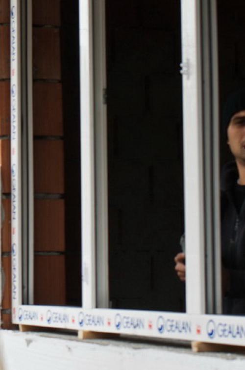 Установка раздвижных окон на балконе своими руками. Мытьё раздвижных окон на балкон 05 Установка раздвижных окон на балконе своими руками. Мытьё раздвижных окон на балкон 05