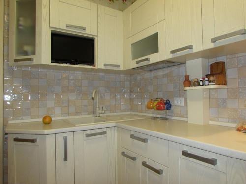 Угловая мойка на кухню размеры. Выбираем угловую тумбу под мойку для кухни