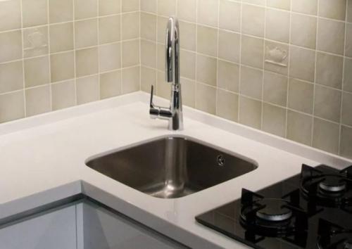 Угловая мойка на кухне удобно или нет. Как оформить угловую кухню с мойкой в углу – современный дизайн и планировка