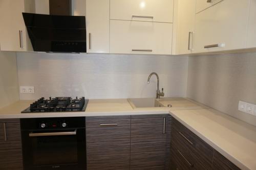 Угловая мойка на кухню размеры. Выбираем угловую тумбу под мойку для кухни