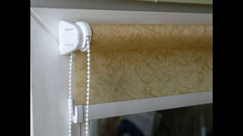 Рулонные шторы на балкон с раздвижными окнами. Особенности 08