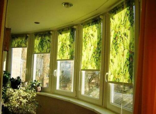 Как повесить рулонные шторы на балконе. Как подобрать рулонные шторы на балкон или лоджию