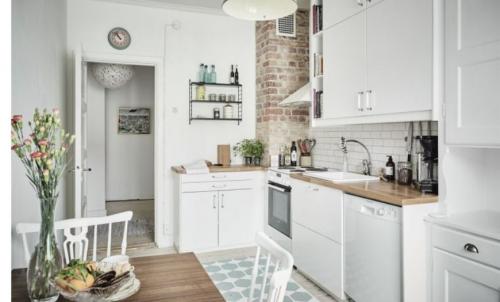 Дизайн угловой кухни с холодильником. Дизайн угловых кухонь разной площади с холодильником 11