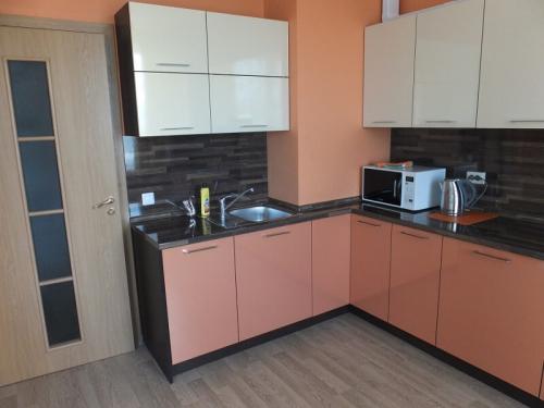 Маленькая кухня с вентиляционным коробом. Дизайн кухни с вентиляционным коробом — конструкция и формы