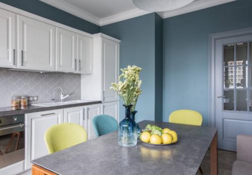 Дизайн кухни с вентиляционной шахтой в углу. Воздуховод с шахтой в углу 06