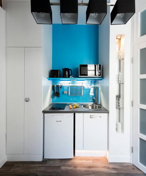 Угловая кухня с окном. Дизайн угловой кухни с окном 08