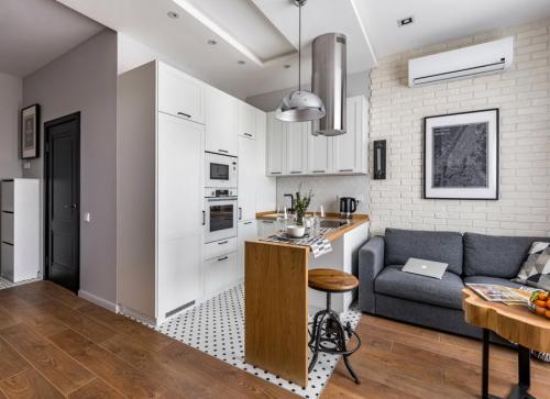 Угловая кухня с окном. Дизайн угловой кухни с окном 05