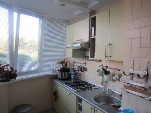 Жалюзи для маленькой кухни. Горизонтальные жалюзи