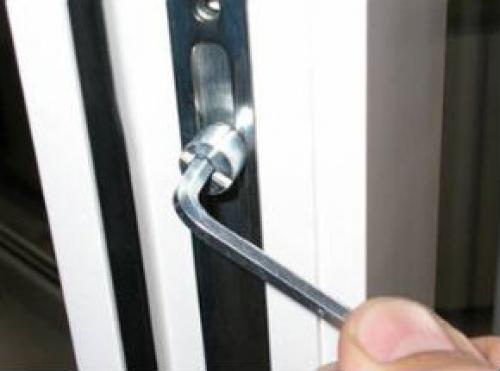 Что делать, если пластиковое окно не открывается на проветривание. Пластиковое окно не открывается – почему?