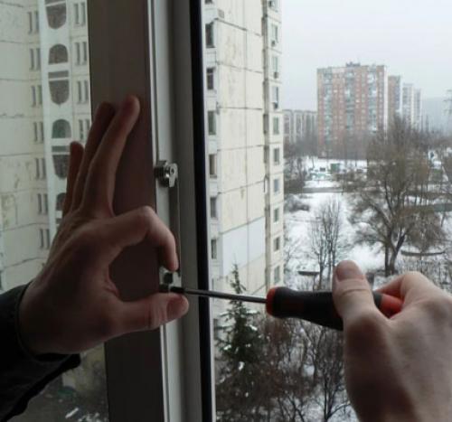 Ручка не поворачивается окно не открывается. Не поворачивается ручка окна: что делать?