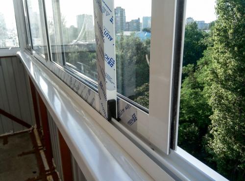 Раздвижные окна на балконе. Плюсы и минусы трех видов раздвижных окон на балкон