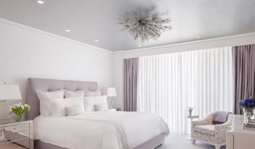 Дизайн штор для спальни. Красивые шторы в спальню: реальные фото-примеры и новинки 2021 года. Советы, как выбрать размер, цвет, стиль и материал 08