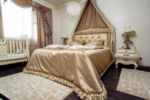 Дизайн штор для спальни. Красивые шторы в спальню: реальные фото-примеры и новинки 2021 года. Советы, как выбрать размер, цвет, стиль и материал