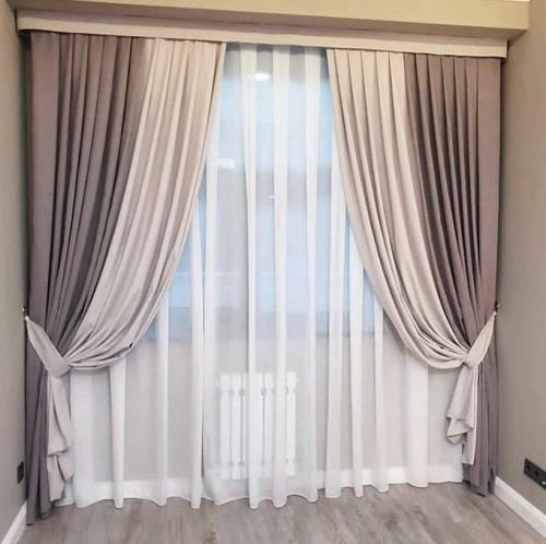 Тюль в гостиную в современном стиле. Дизайн интерьера с белым тюлем