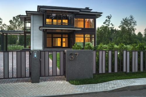 Дом с панорамные окнами. Дом с панорамными окнами — нестандартные проекты частных домов. 120 фото красивых частных домов с большими окнами