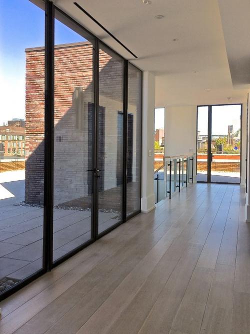 Дом с панорамные окнами. Дом с панорамными окнами — нестандартные проекты частных домов. 120 фото красивых частных домов с большими окнами