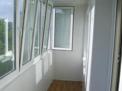 Что дешевле: алюминиевые окна или пластиковые. Какие балконы лучше — пластиковые или алюминиевые