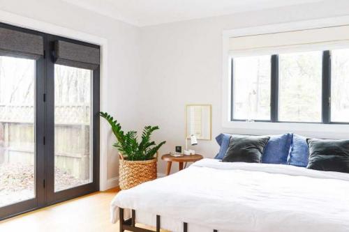 Короткие шторы в спальню — 145 фото новинок дизайна