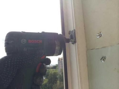 Ремонт поворотно-откидного механизма двери. Переделка поворотной створки в поворотно-откидную