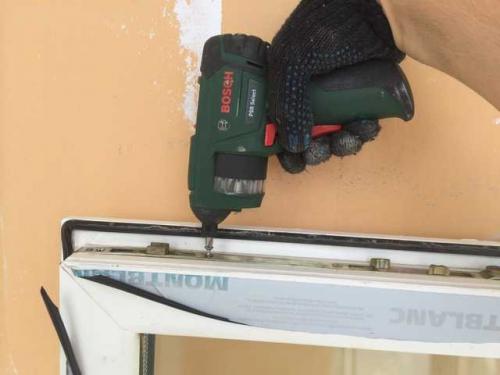 Ремонт поворотно-откидного механизма двери. Переделка поворотной створки в поворотно-откидную